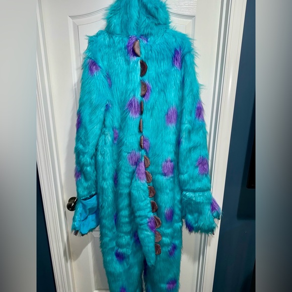 Size large hooded Disney Pixar’s Monsters, Inc. Sulley Costume for Adults - Picture 5 of 11